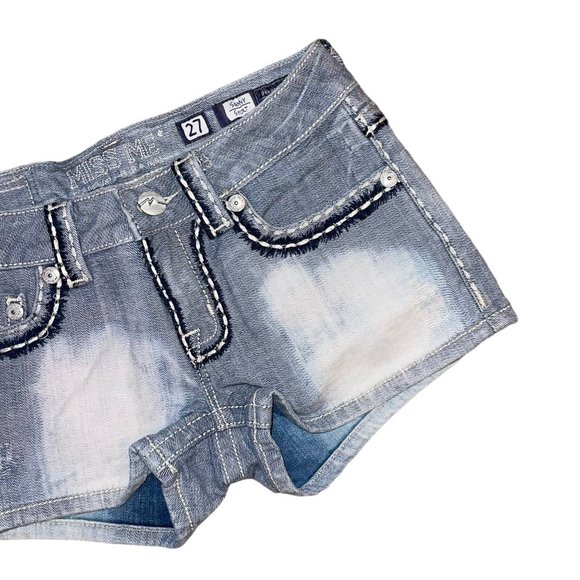 Miss Me Sunny JPD1026SH-2 Embroidered Distressed Dip Dye Booty Shorts 27 - Picture 3 of 7